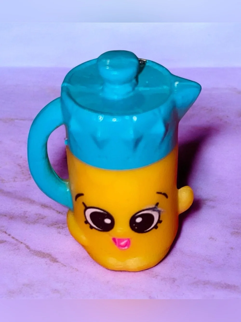 Shopkins Season 5 Jen Jug Yellow Blue Homewares Figure